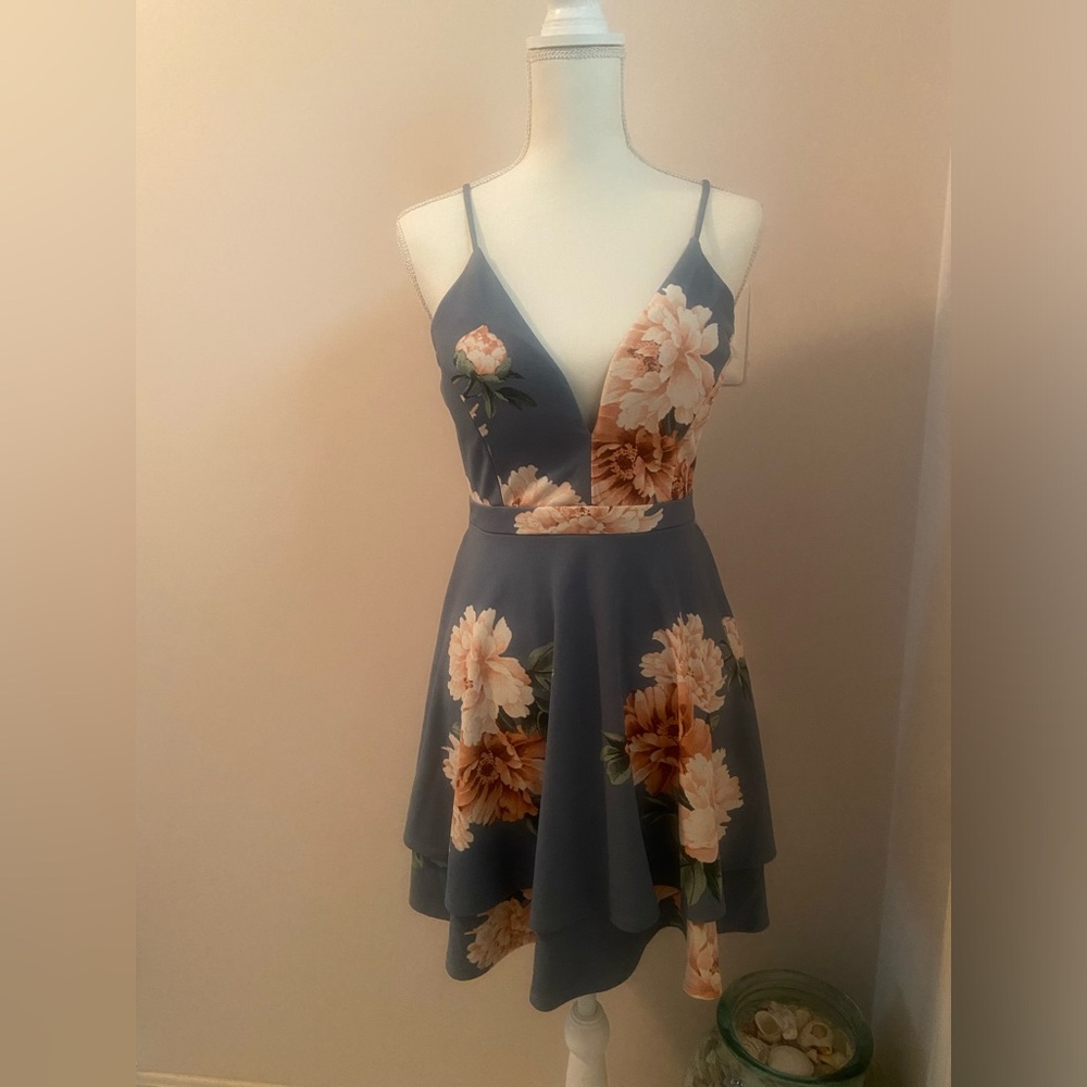 Nordstrom openback floral dress size Large spaghetti strap lined feminine date